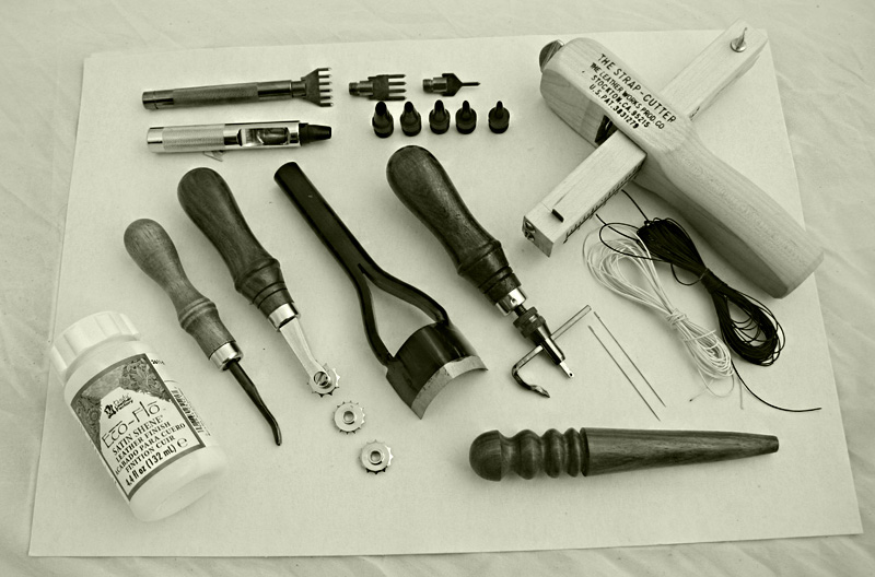 Инструменты для шитья кожи вручную